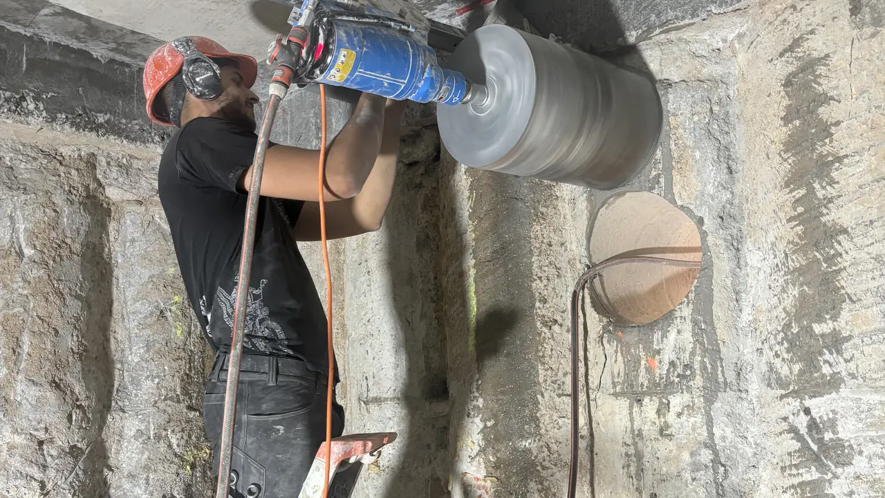 Chantier de carottage béton MANZALCO en cours dans les Bouches-du-Rhône